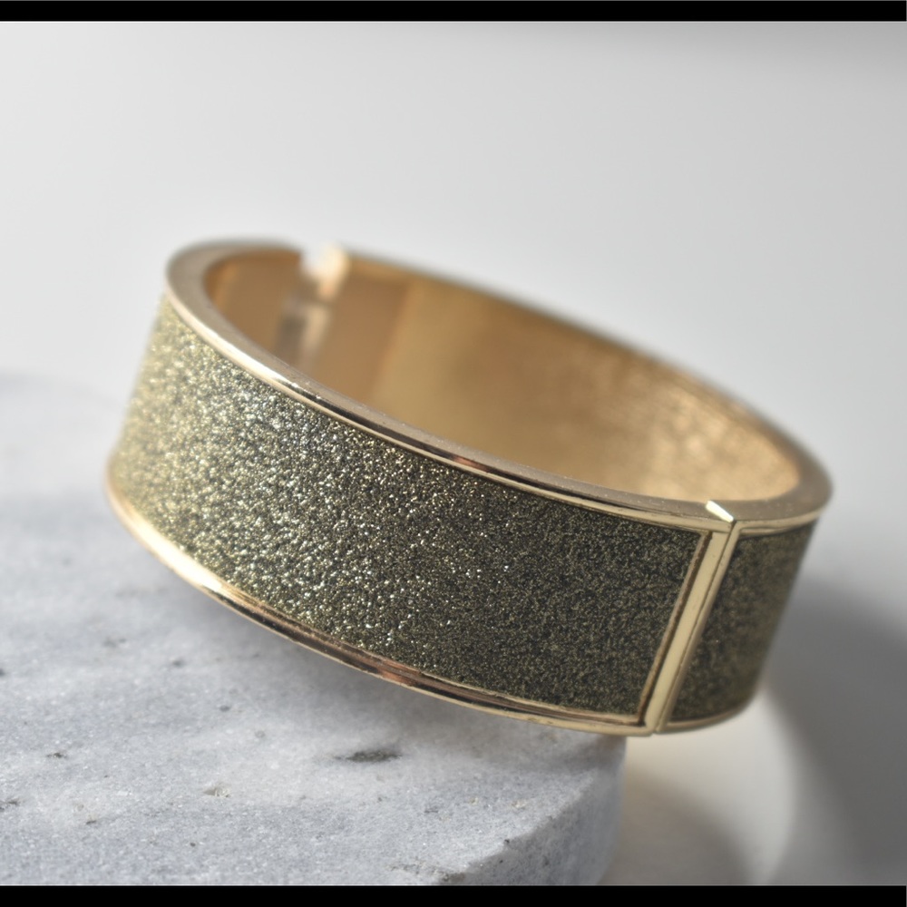 💛4/$20 | F21 Gold Glitter Bangle